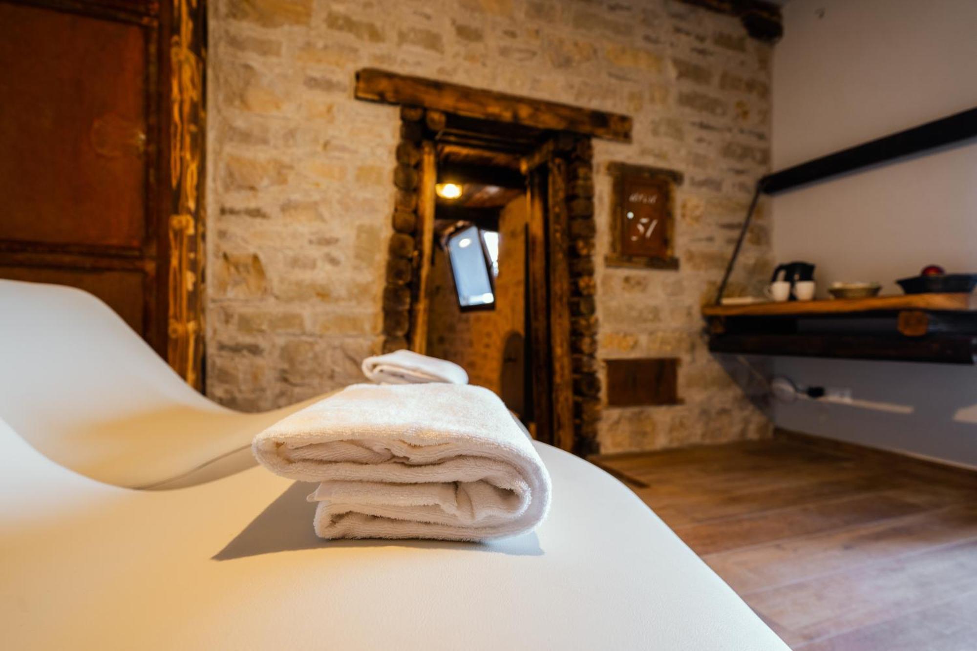 Erika Aparthotel 2*