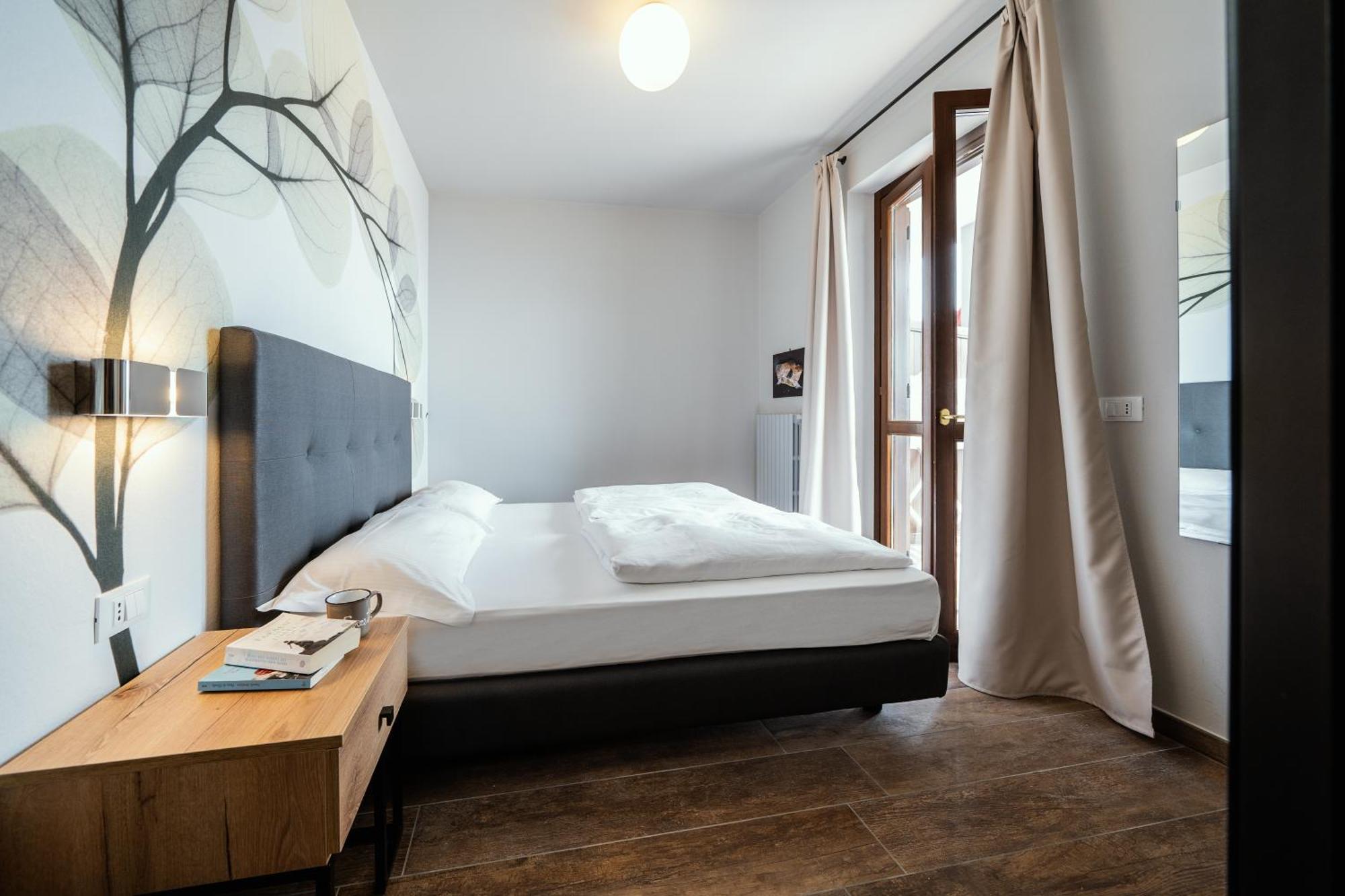 Erika Aparthotel 2*